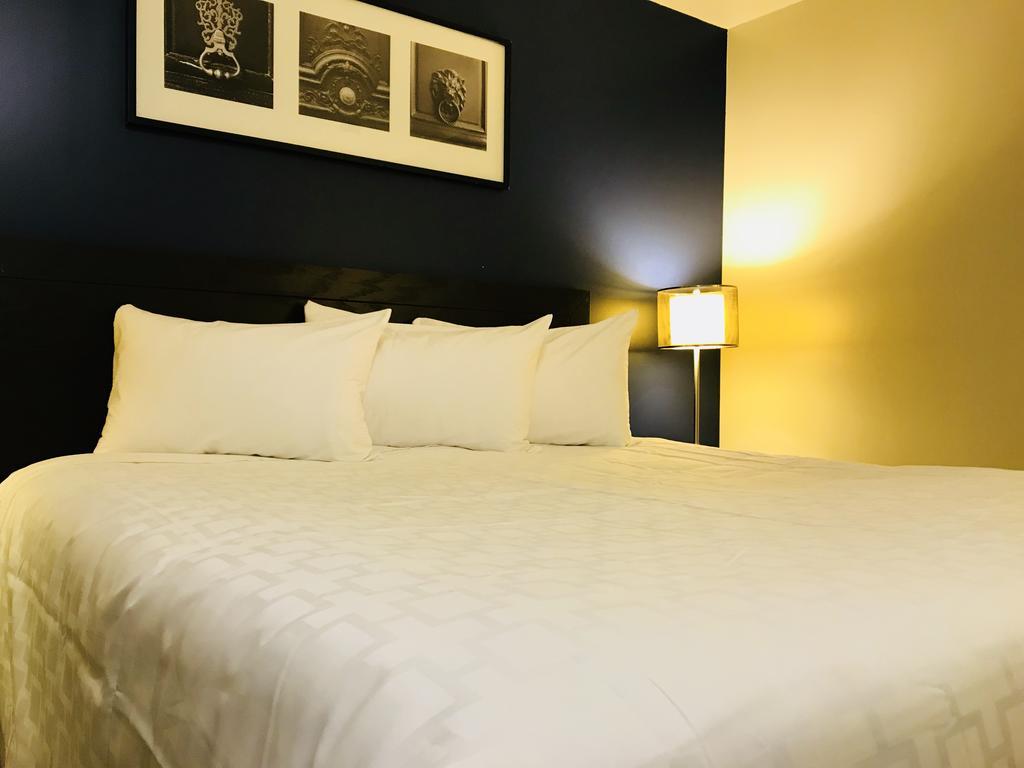Empire Inn & Suites Penhold ภายนอก รูปภาพ
