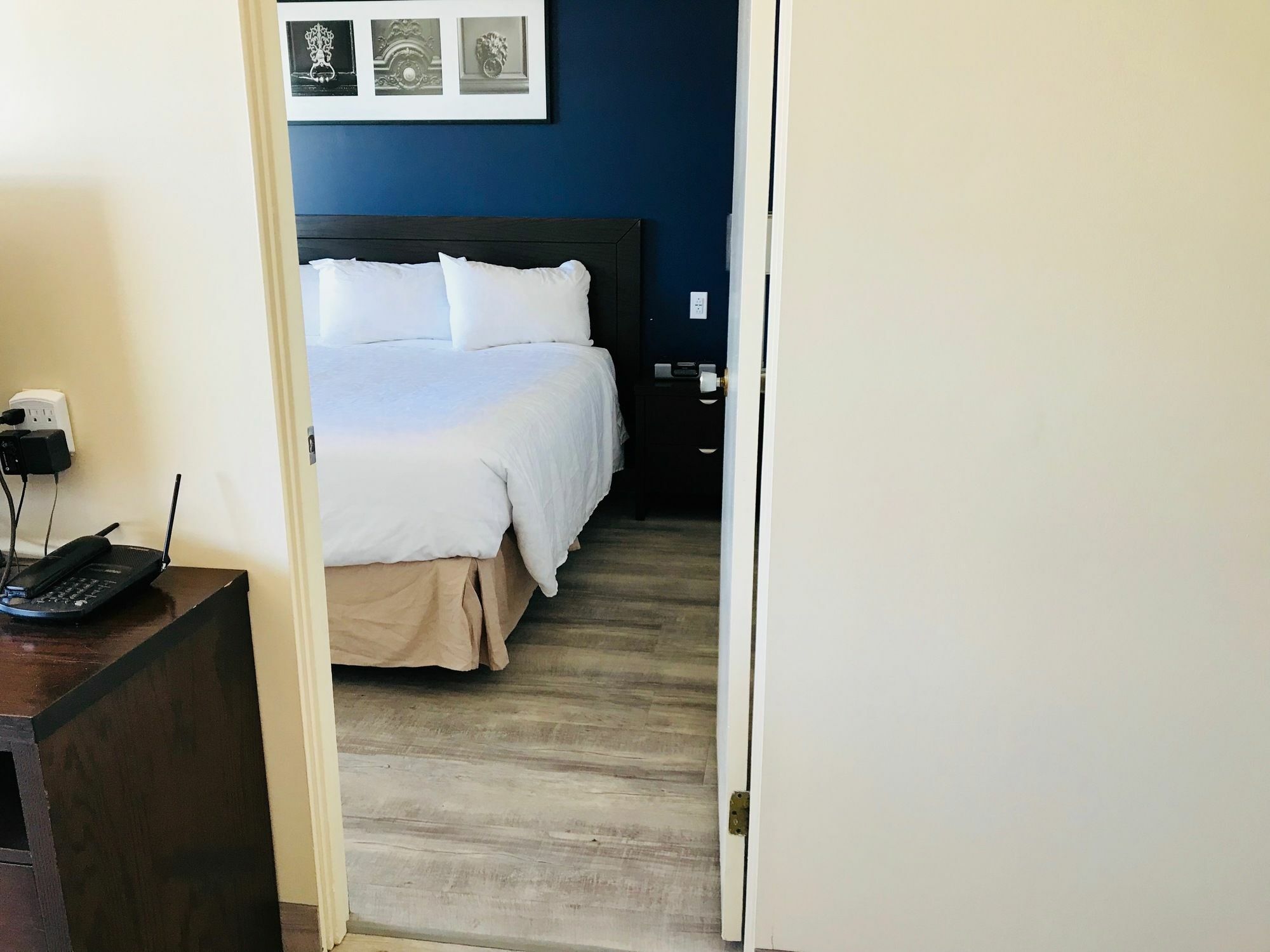 Empire Inn & Suites Penhold ภายนอก รูปภาพ
