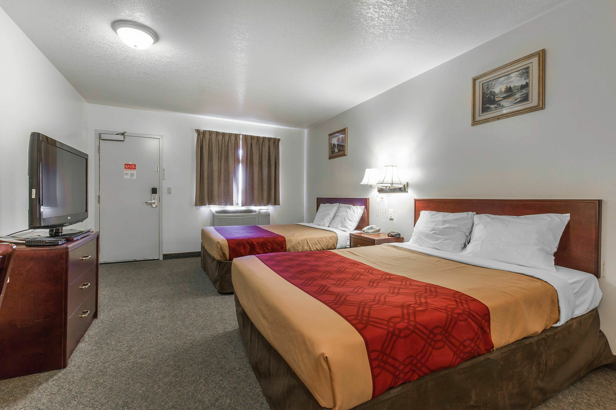 Empire Inn & Suites Penhold ภายนอก รูปภาพ